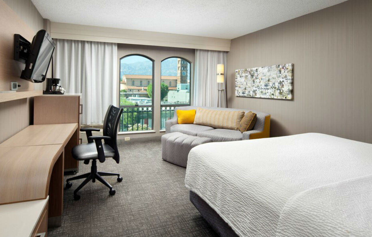 Courtyard By Marriott Los Angeles Pasadena Old Town Exterior foto