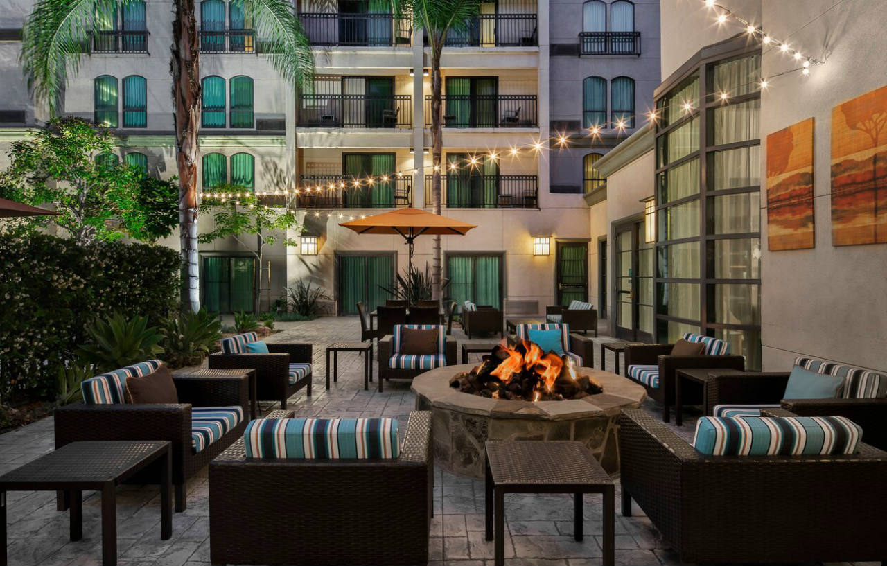 Hotel Courtyard By Marriott Los Angeles Pasadena Old Town Exterior foto